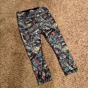 Lulu lemon capris